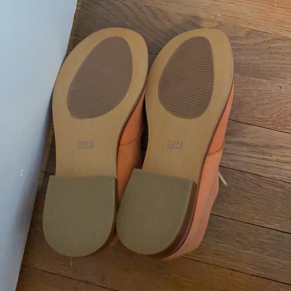 Peach suede and leather shoes bought in Milan! - Picture 3 of 4